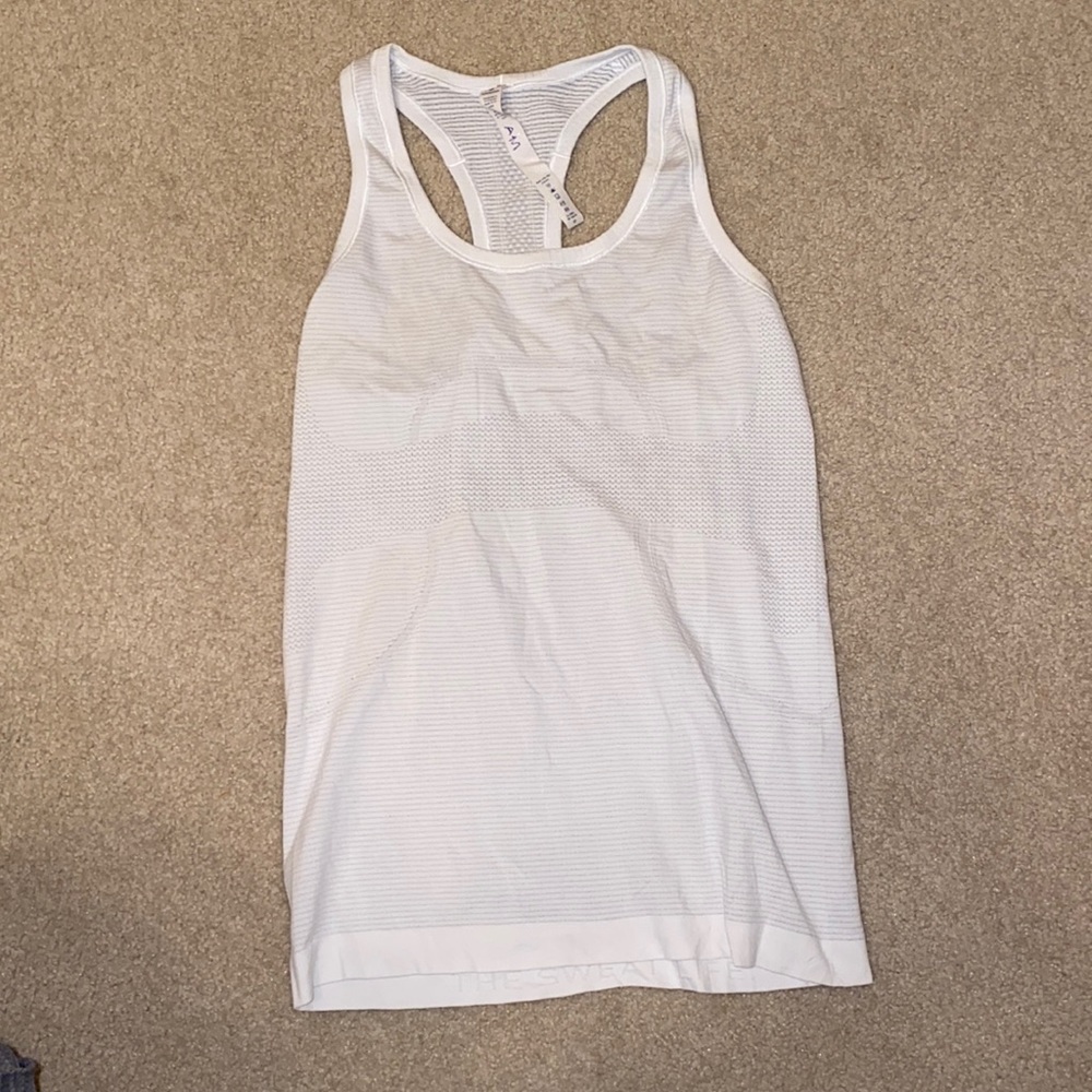 White lululemon tank top